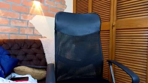 D Y L A N online show from February 15, 3:14 am