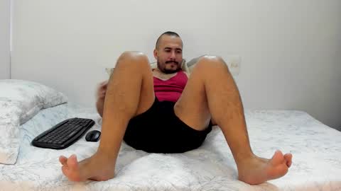 Snapshot of dylanstrong_ chatting on December 14, 10:36 pm Dylann and Willy online show from December 14, 10:36 pm