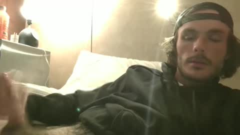 Snapshot of dylp400 chatting on December 16, 1:53 am dylp400 online show from December 16, 1:53 am