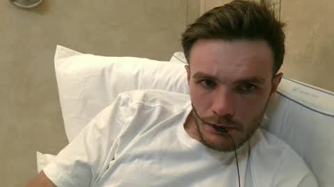 Snapshot of dylp400 chatting on January 8, 2:35 am dylp400 online show from January 8, 2:35 am