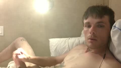 Snapshot of dylp400 chatting on February 1, 11:21 am dylp400 online show from February 1, 11:21 am