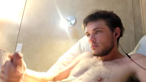 Snapshot of dylp400 chatting on February 19, 9:06 am dylp400 online show from February 19, 9:06 am