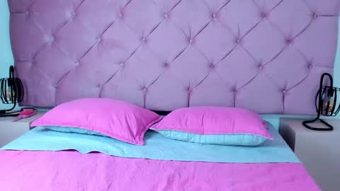 Snapshot of dymoni222 chatting on February 18, 4:48 pm dymoni222 online show from February 18, 4:48 pm