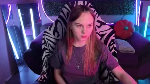 Snapshot of dyna_bae chatting on November 12, 8:59 am Dyna online show from November 12, 8:59 am