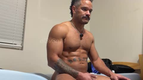 Snapshot of e13ven11 chatting on December 3, 5:04 am Formally known as Virus of Life online show from December 3, 5:04 am