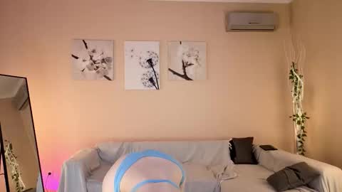 e1ara online show from February 13, 11:06 am