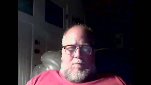 Snapshot of eande43046 chatting on April 26, 12:19 am eande43046 online show from April 26, 12:19 am