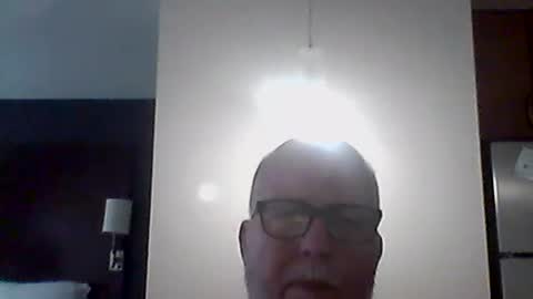 Snapshot of eande43046 chatting on June 18, 9:52 pm eande43046 online show from June 18, 9:52 pm