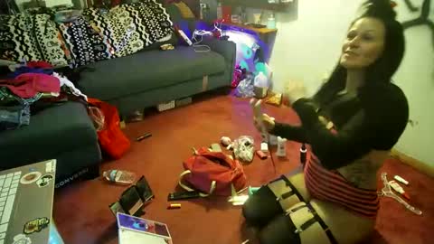 Snapshot of eandj8786 chatting on January 6, 5:52 am Kryztal Klear Jaxx online show from January 6, 5:52 am