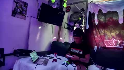 Snapshot of eandj8786 chatting on February 23, 4:46 pm Kryztal Klear Jaxx online show from February 23, 4:46 pm