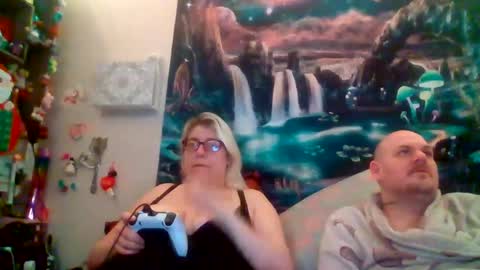 Snapshot of eandr6446 chatting on December 14, 9:36 am eandr6446 online show from December 14, 9:36 am