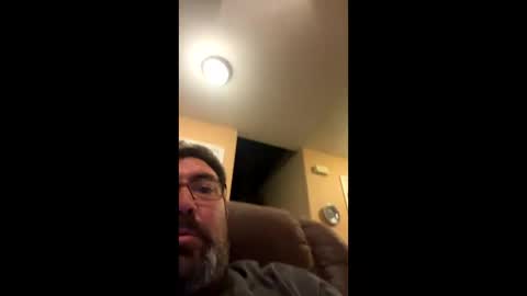 Snapshot of earl3232 chatting on November 26, 9:43 am earl3232 online show from November 26, 9:43 am