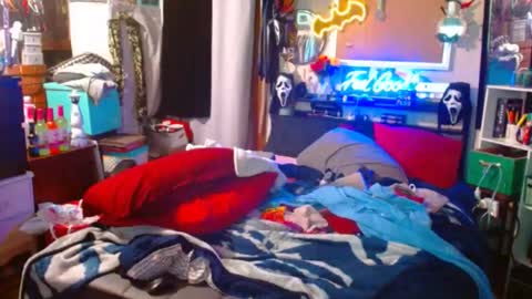 eastbayboy57 online show from June 25, 5:56 am