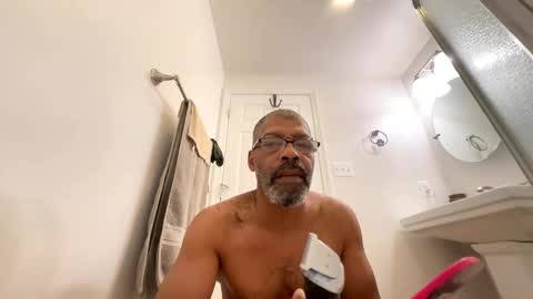 Snapshot of easternjerk chatting on October 21, 10:05 am easternjerk online show from October 21, 10:05 am