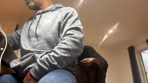 Snapshot of easternjerk chatting on November 10, 6:07 pm easternjerk online show from November 10, 6:07 pm