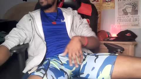 TWITTER   INSTAGRAM    easybreezy20   ONLINE 1230 AM TO 7AM online show from December 4, 10:13 am