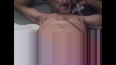 Snapshot of easye4015 chatting on November 10, 12:15 pm Easye online show from November 10, 12:15 pm