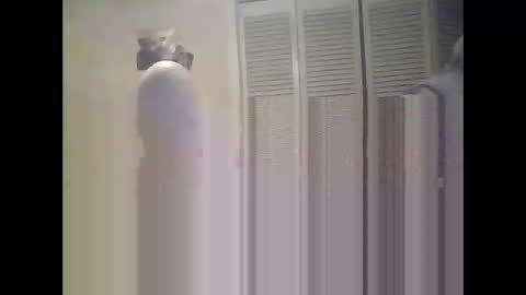 Snapshot of easye4015 chatting on December 16, 12:21 pm Easye online show from December 16, 12:21 pm