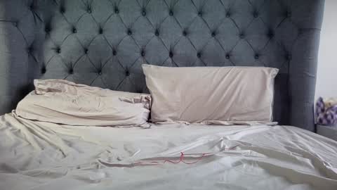 Nadia Ferreira  online show from January 31, 12:51 pm