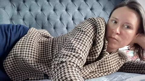 Nadia Ferreira  online show from September 11, 9:20 am