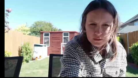 Nadia Ferreira  online show from April 24, 11:23 am