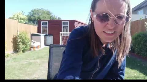 Nadia Ferreira  online show from April 29, 9:46 am