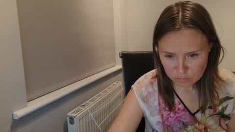 Nadia Ferreira  online show from June 18, 9:30 pm