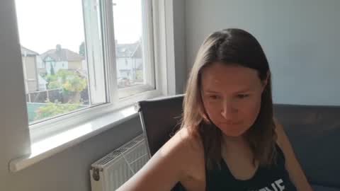 Nadia Ferreira  online show from July 10, 8:29 am