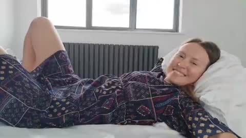 Nadia Ferreira  online show from July 30, 12:37 pm