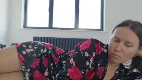 Nadia Ferreira  online show from July 31, 10:03 am