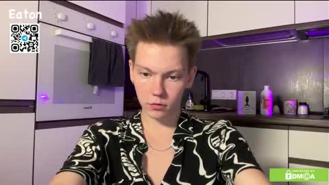 Snapshot of eaton_ chatting on October 23, 5:12 pm eaton_ online show from October 23, 5:12 pm