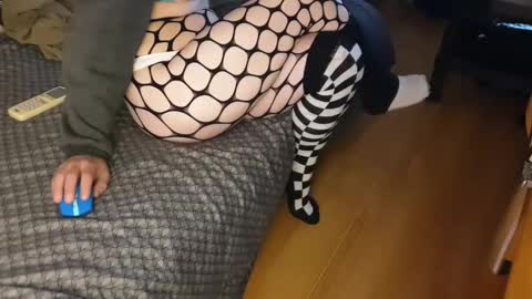 Snapshot of eblata chatting on October 27, 10:25 pm shy yoong cross online show from October 27, 10:25 pm