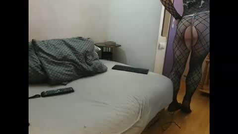 Snapshot of eblata chatting on November 5, 3:01 pm shy yoong cross online show from November 5, 3:01 pm