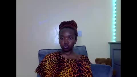 Snapshot of eboniana chatting on May 31, 7:48 am eboniana online show from May 31, 7:48 am