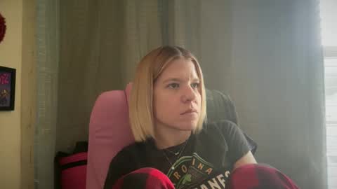 americnbarbie online show from May 2, 7:19 pm