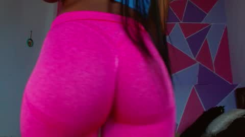 Snapshot of ebony_alika chatting on December 24, 12:55 pm Alika Ashanti online show from December 24, 12:55 pm