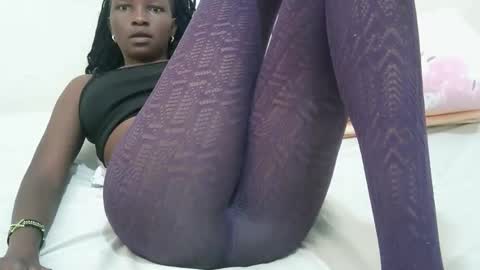 Snapshot of ebony_babbe chatting on December 1, 8:30 am ebony_babbe online show from December 1, 8:30 am