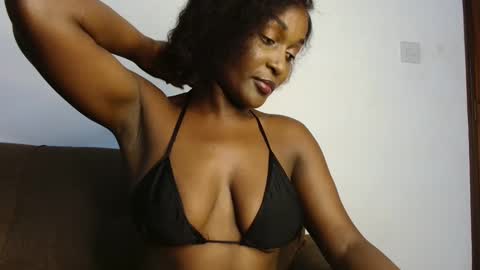 Snapshot of ebony_ghoddes chatting on October 22, 10:53 pm ebony online show from October 22, 10:53 pm