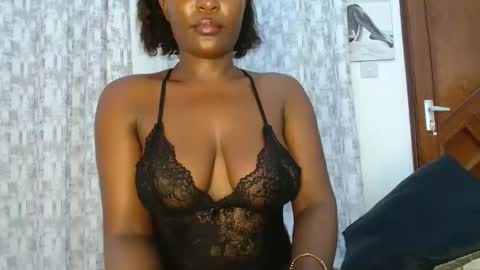 Snapshot of ebony_ghoddes chatting on December 1, 10:48 pm ebony online show from December 1, 10:48 pm