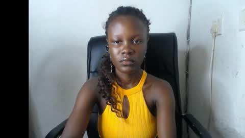 Snapshot of ebony_petitegirl chatting on May 18, 8:14 pm Lilly online show from May 18, 8:14 pm