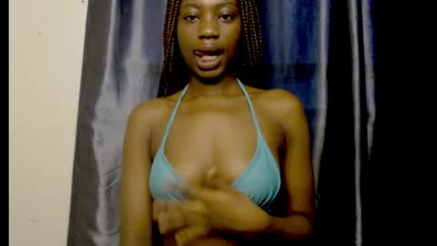 Ella online show from October 18, 9:54 am