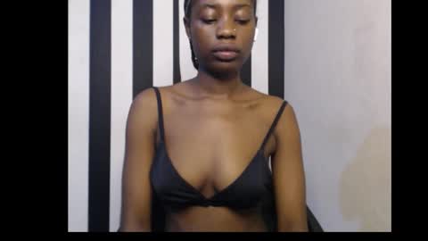 Ella online show from December 5, 10:46 am