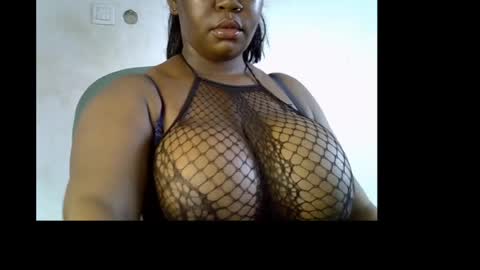 Snapshot of ebony_plumx12 chatting on May 7, 8:52 am Prisy online show from May 7, 8:52 am