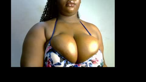 Snapshot of ebony_plumx12 chatting on May 28, 5:43 pm Prisy online show from May 28, 5:43 pm