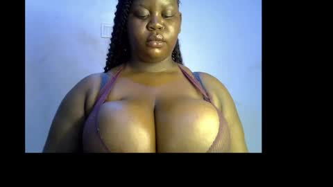 Snapshot of ebony_plumx12 chatting on May 29, 7:23 pm Prisy online show from May 29, 7:23 pm