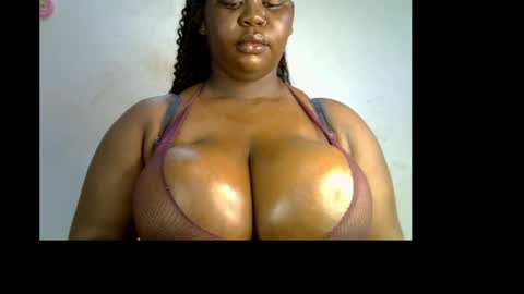 Snapshot of ebony_plumx12 chatting on May 30, 10:23 am Prisy online show from May 30, 10:23 am