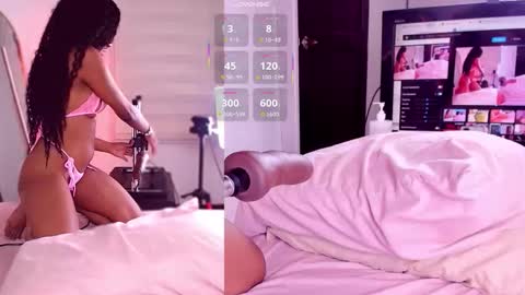 Snapshot of ebony_skyee chatting on October 6, 1:30 pm SKYE online show from October 6, 1:30 pm