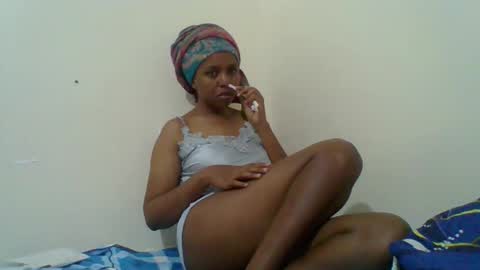 Snapshot of ebony_sluttt chatting on February 6, 6:22 pm ebony_sluttt online show from February 6, 6:22 pm