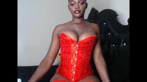 Snapshot of ebony_smut chatting on February 18, 8:27 pm Ebony Smut online show from February 18, 8:27 pm