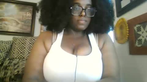 Snapshot of ebonybigtitqueen0 chatting on May 20, 10:16 pm ebonybigtitqueen0 online show from May 20, 10:16 pm